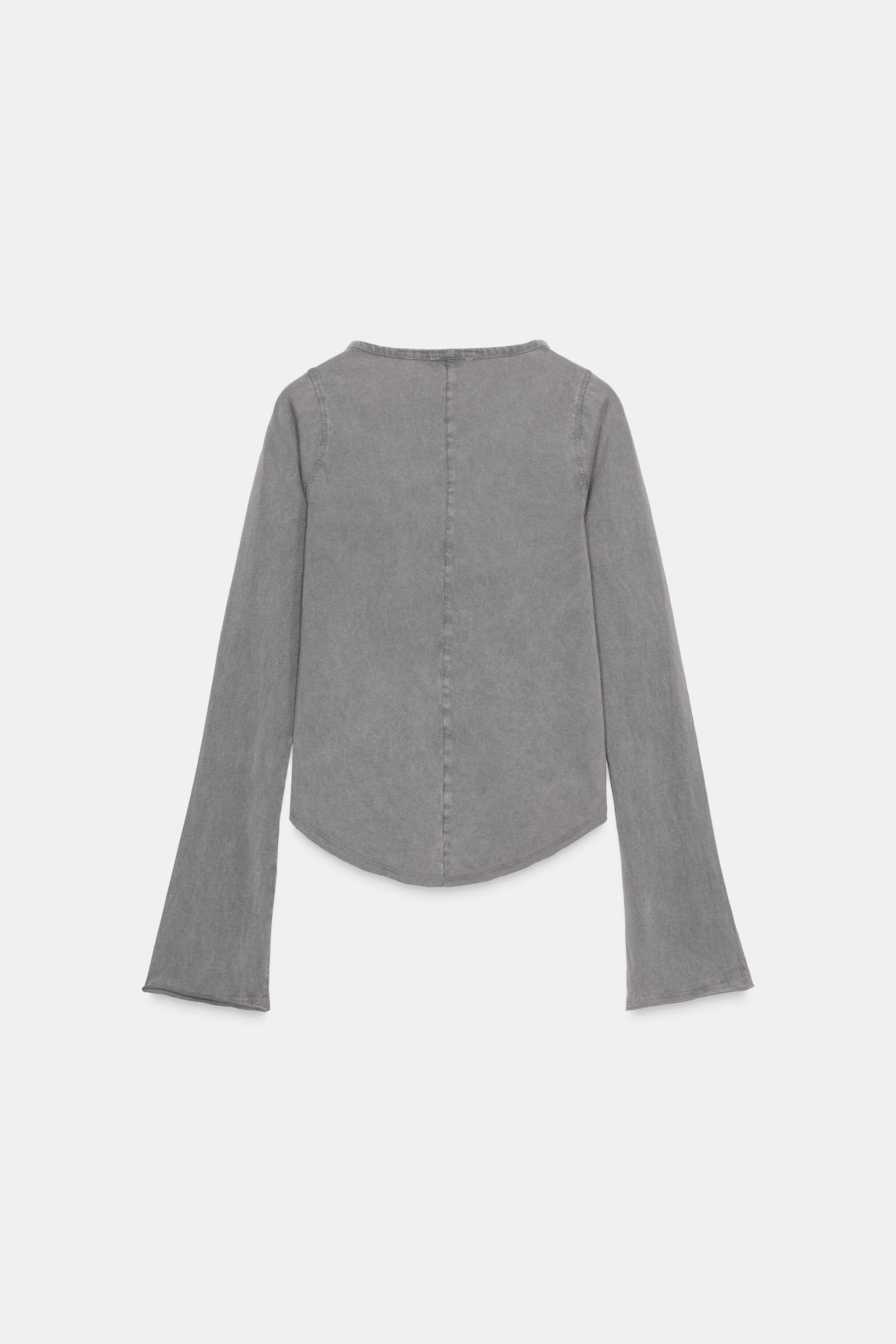 T-SHIRT EFFET DÉLAVÉ CLOUS